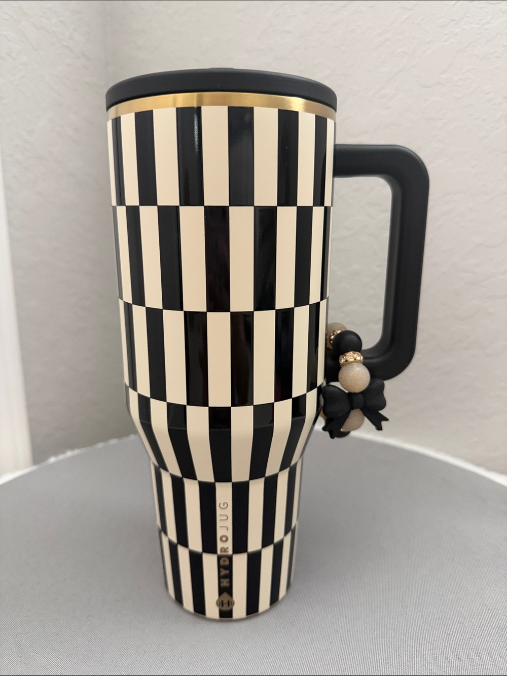 EUC Hydrojug Black Tie 40oz Traveler